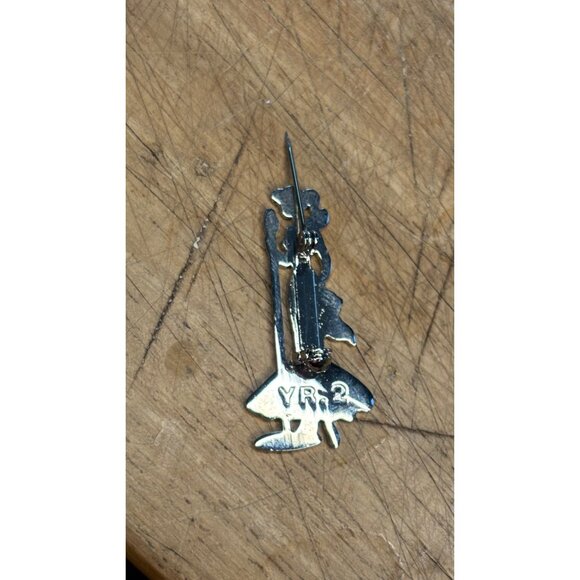 Barbie in the solo brooch Vintage-Inspired Silver-Toned Elegant Woman Metal Pin - Picture 8 of 8